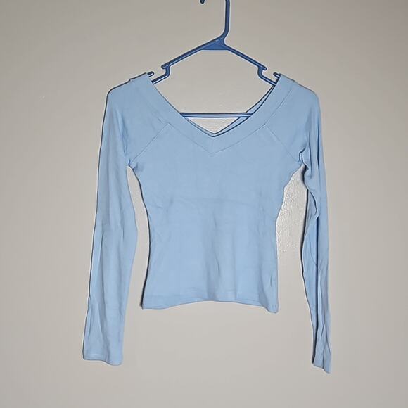 NWOT Shannen Slinky-fit tee by BDG Urban Outfitters Sz Medium Baby Blue - Picture 3 of 13